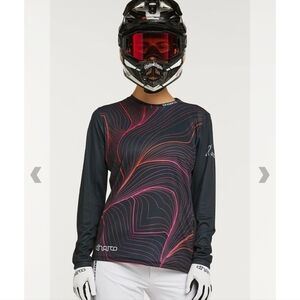 FINAL PRICE DROP Size Large Dharco mountain bike Jersey